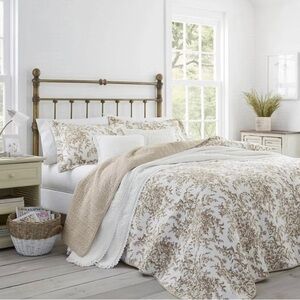 Gorgeous King Bedford Quilt Set ~ NWT